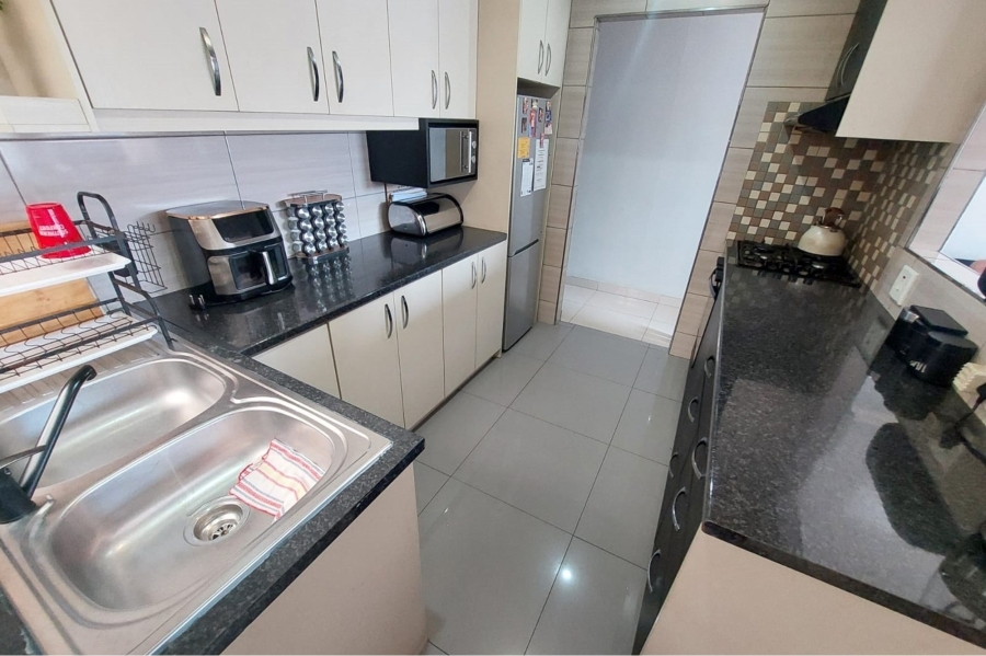 3 Bedroom Property for Sale in Woodlands Western Cape